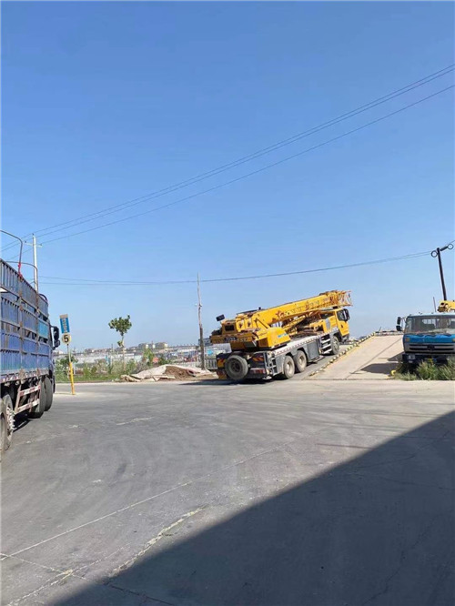 固原市25吨吊车的租赁价格大概是多少？